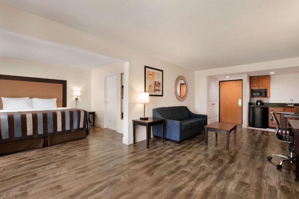 Wingate By Wyndham Montgomery Image 11